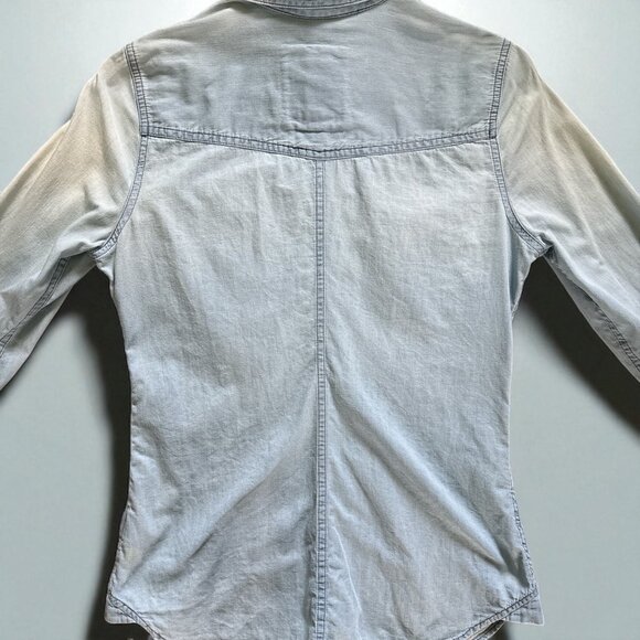 SO Perfect Shirt Womens Medium Chambray Denim Long Sleeve Button Western Top - Picture 2 of 11
